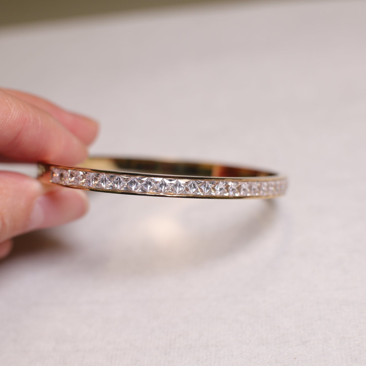 B0002 Oval zircon bangle