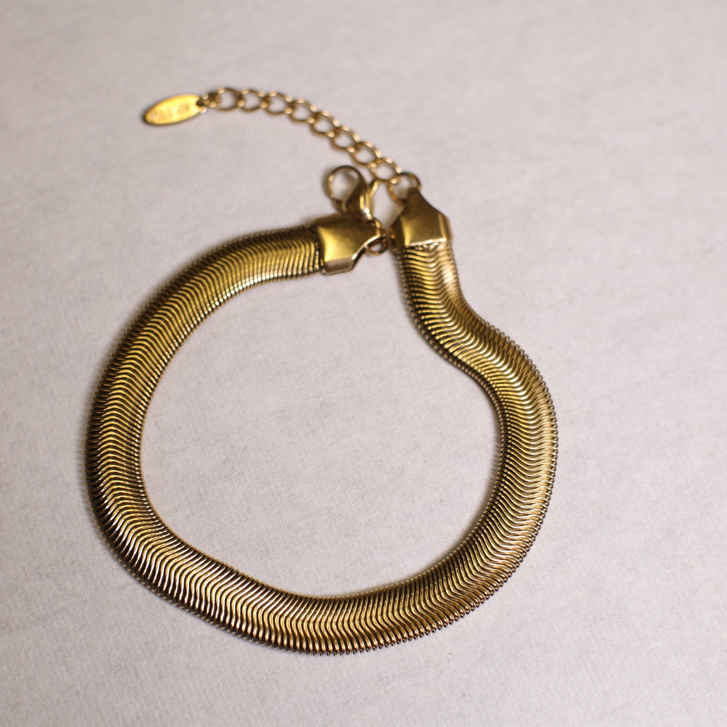 B0004 Thick snake chain bracelet